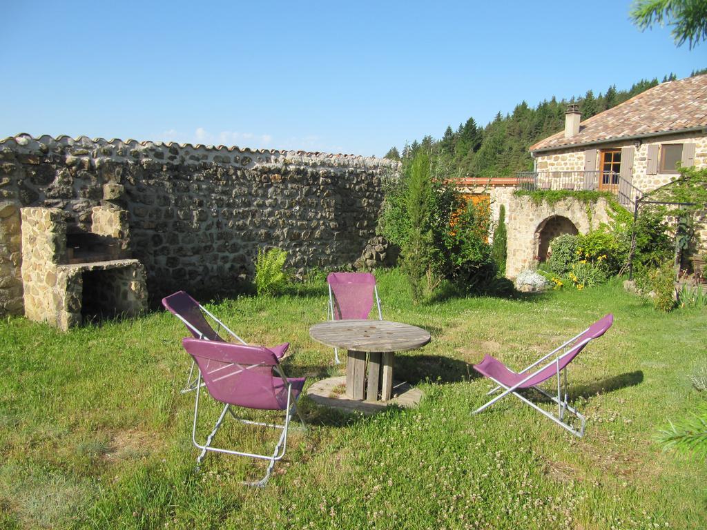 Le Petit Rias Gite Soleil Saint Maurice en Chalencon Luaran gambar